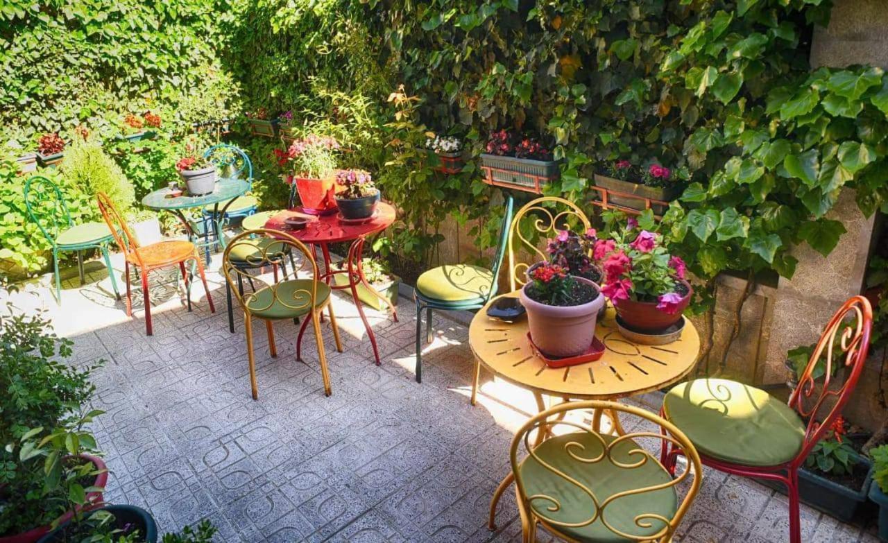Hotel Bujtina Bicolli Korce Buitenkant foto