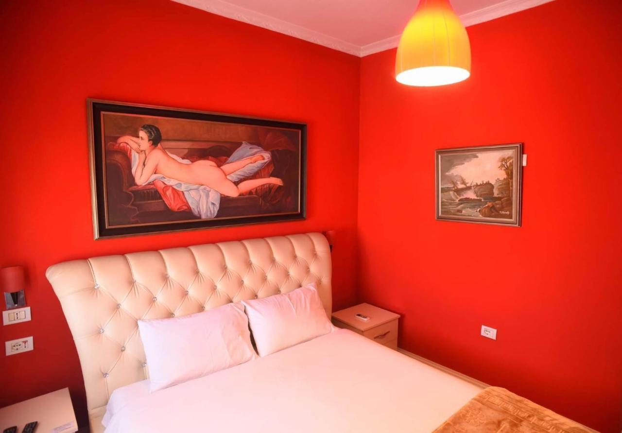 Hotel Bujtina Bicolli Korce Buitenkant foto