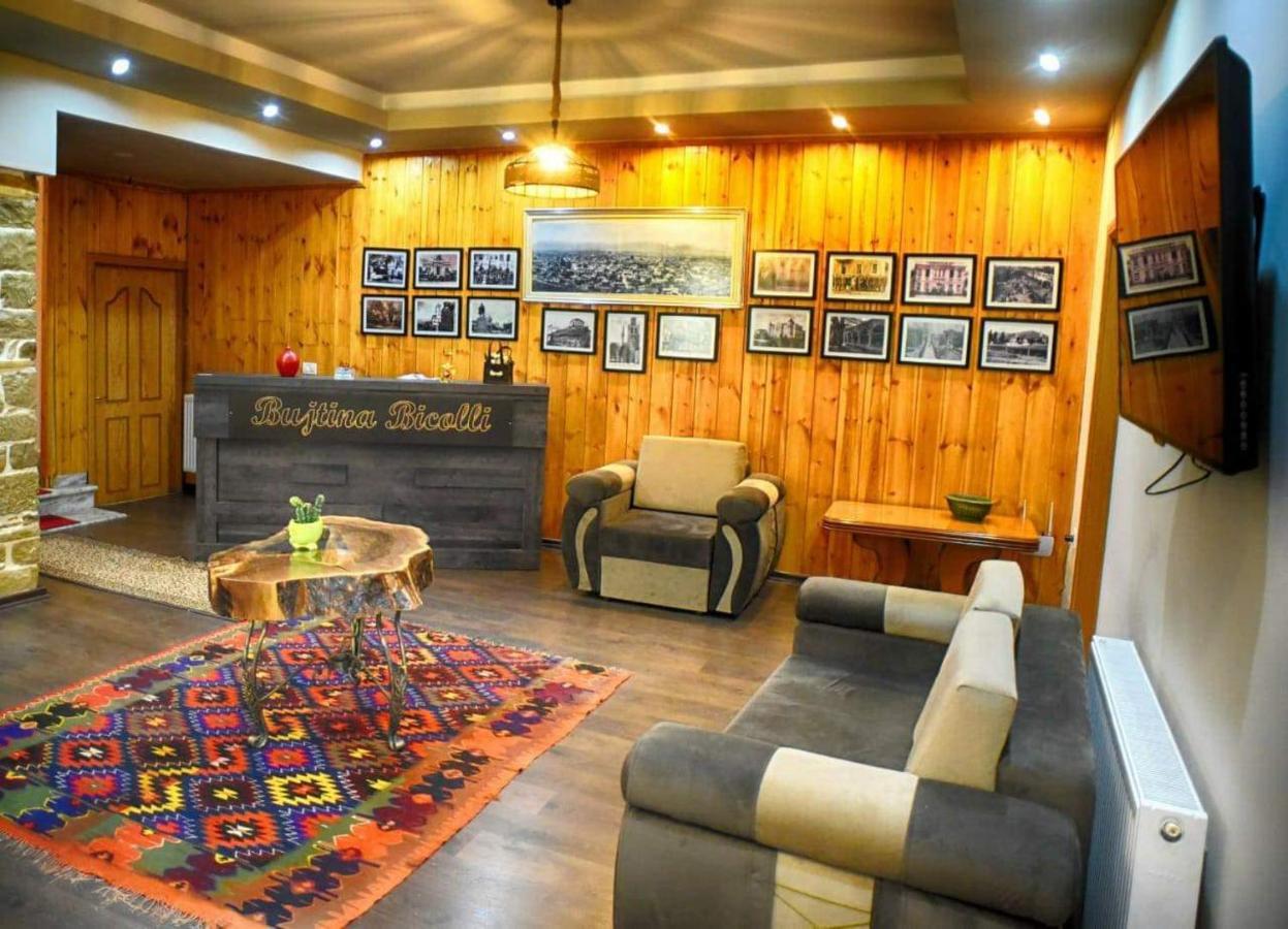 Hotel Bujtina Bicolli Korce Buitenkant foto