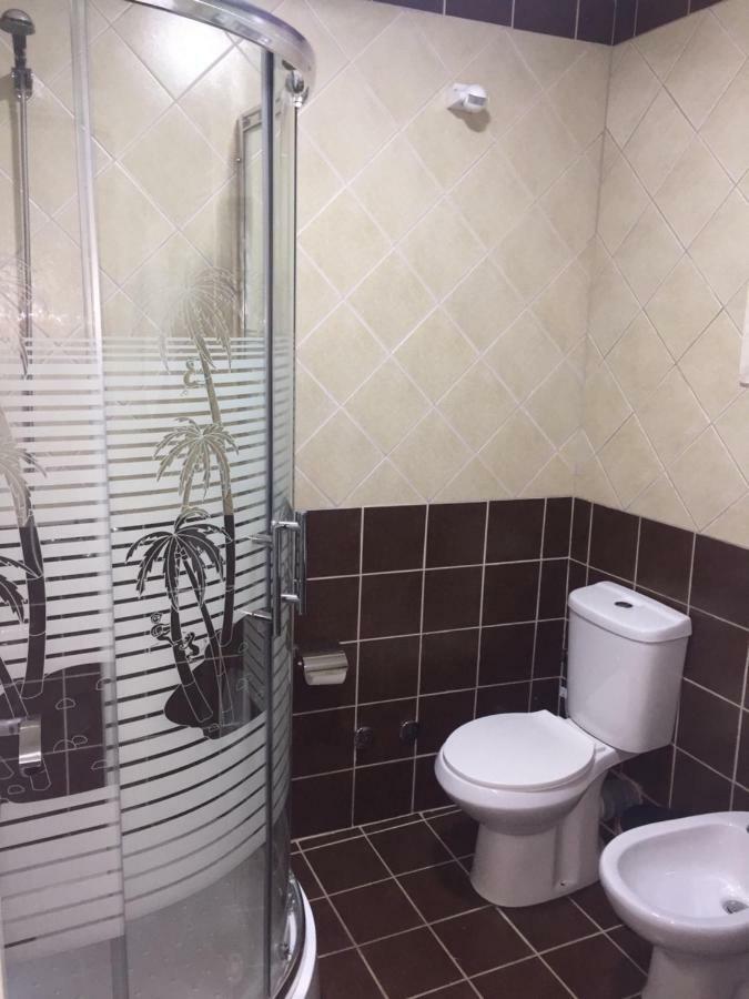 Hotel Bujtina Bicolli Korce Buitenkant foto